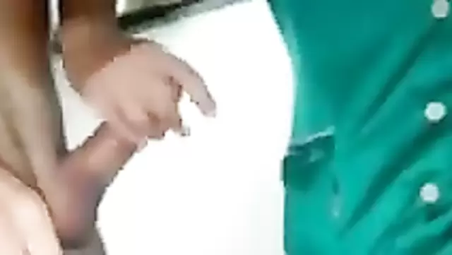 אחות מזדיינת עם מטופל באוזבקיסטן.